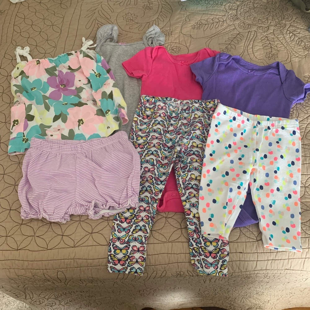 3 Carters outfits 2 tanks w/shorts, leggings, capris, pink&purple onesies 12M